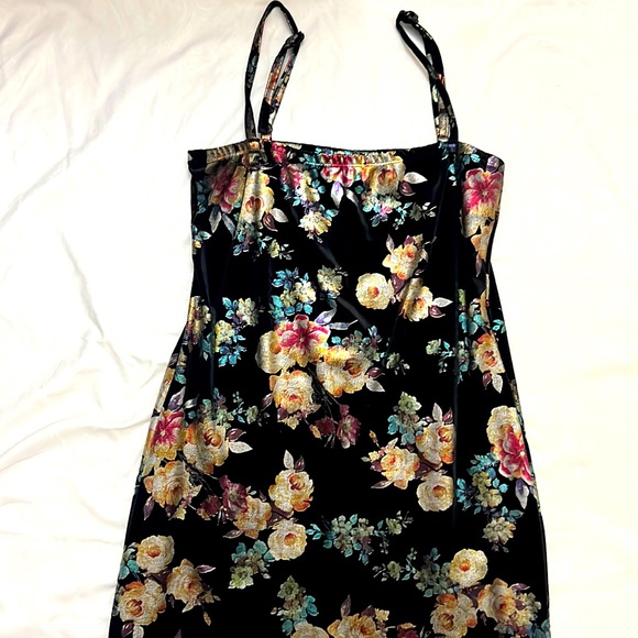 Night dress - Picture 1 of 1